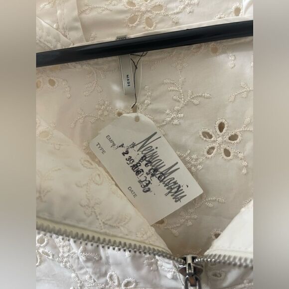 NWT Moncler Ladies Natural Asnen Broderie Anglaise Jacket with a little defect - Picture 10 of 15